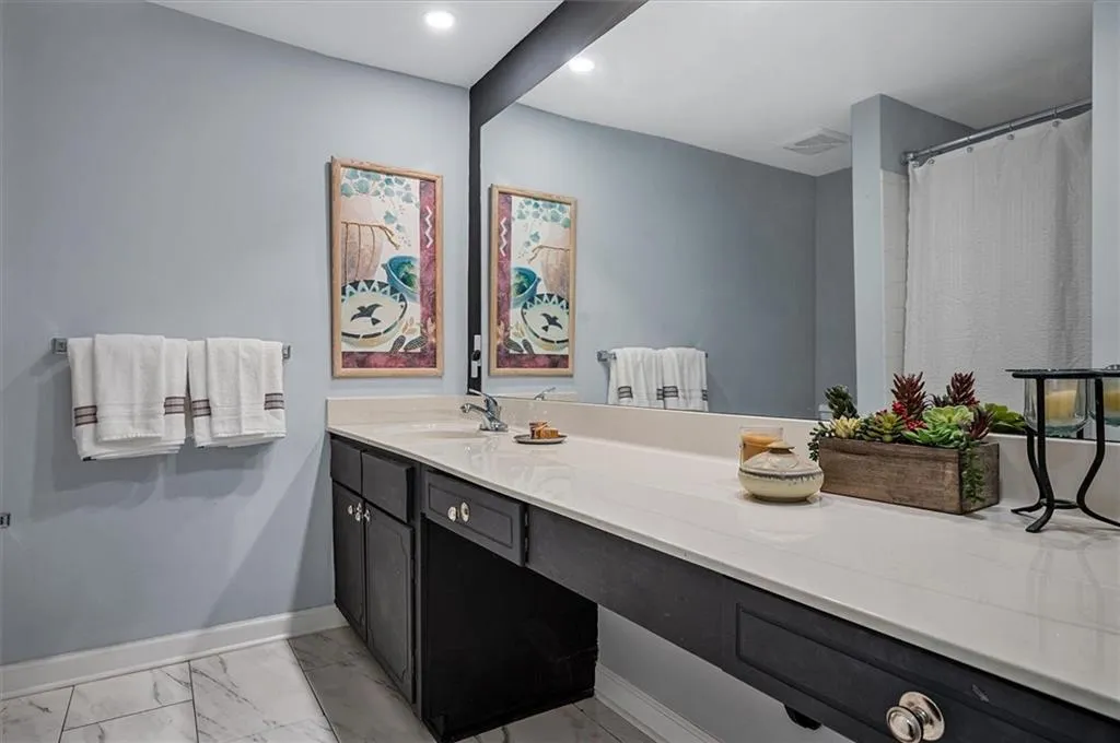 6851 Roswell Road Unit H13, Atlanta, Georgia 30328, 3 Bedrooms Bedrooms, ,2 BathroomsBathrooms,Residential,Sold,6851 Roswell Road Unit H13,7351472