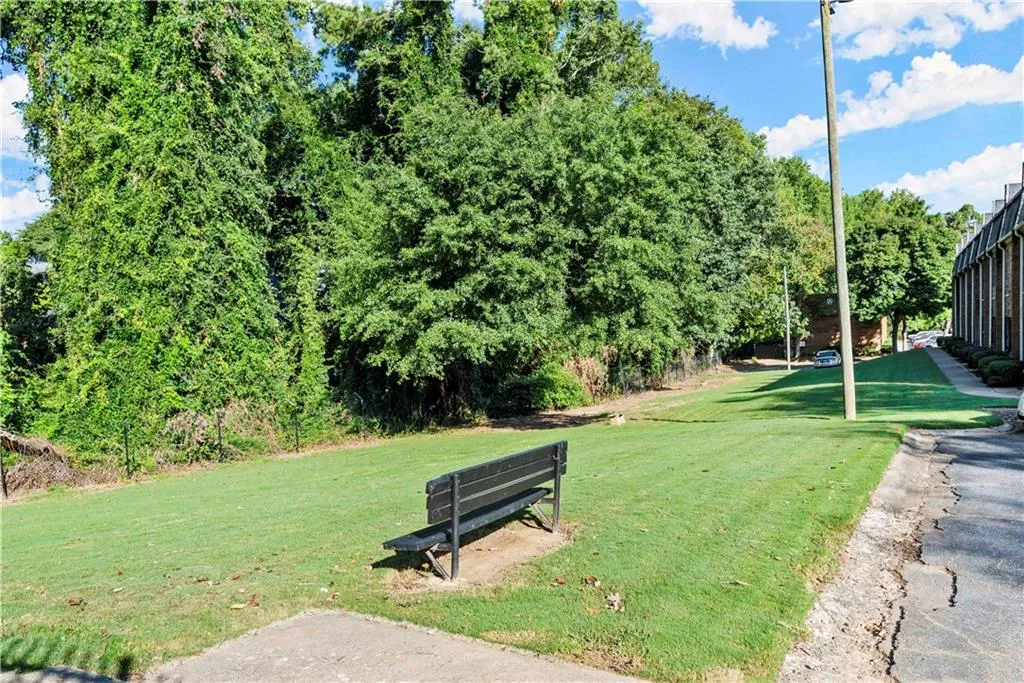 265 Winding River Drive Unit E, Sandy Springs, Georgia 30350, 2 Bedrooms Bedrooms, ,1 BathroomBathrooms,Residential,Sold,265 Winding River Drive Unit E,7117305