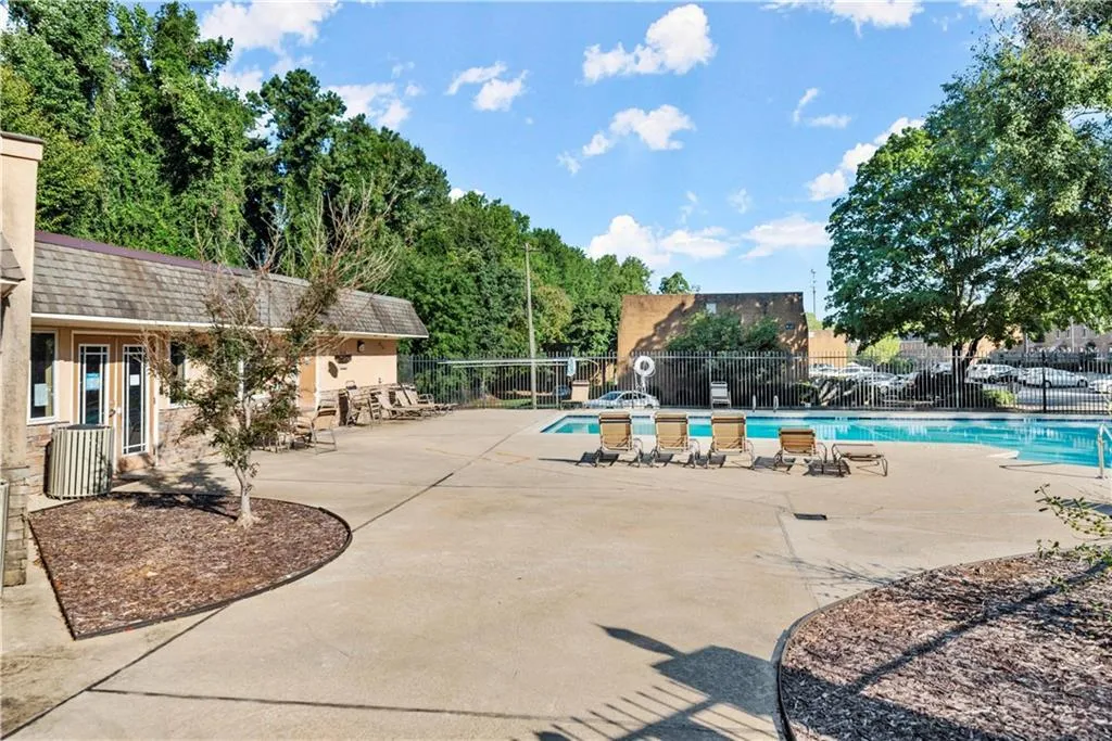 265 Winding River Drive Unit E, Sandy Springs, Georgia 30350, 2 Bedrooms Bedrooms, ,1 BathroomBathrooms,Residential,Sold,265 Winding River Drive Unit E,7117305