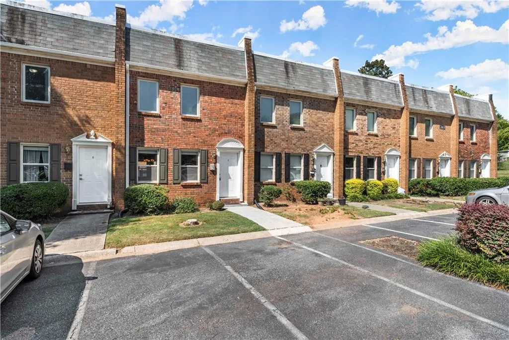 265 Winding River Drive Unit E, Sandy Springs, Georgia 30350, 2 Bedrooms Bedrooms, ,1 BathroomBathrooms,Residential,Sold,265 Winding River Drive Unit E,7117305