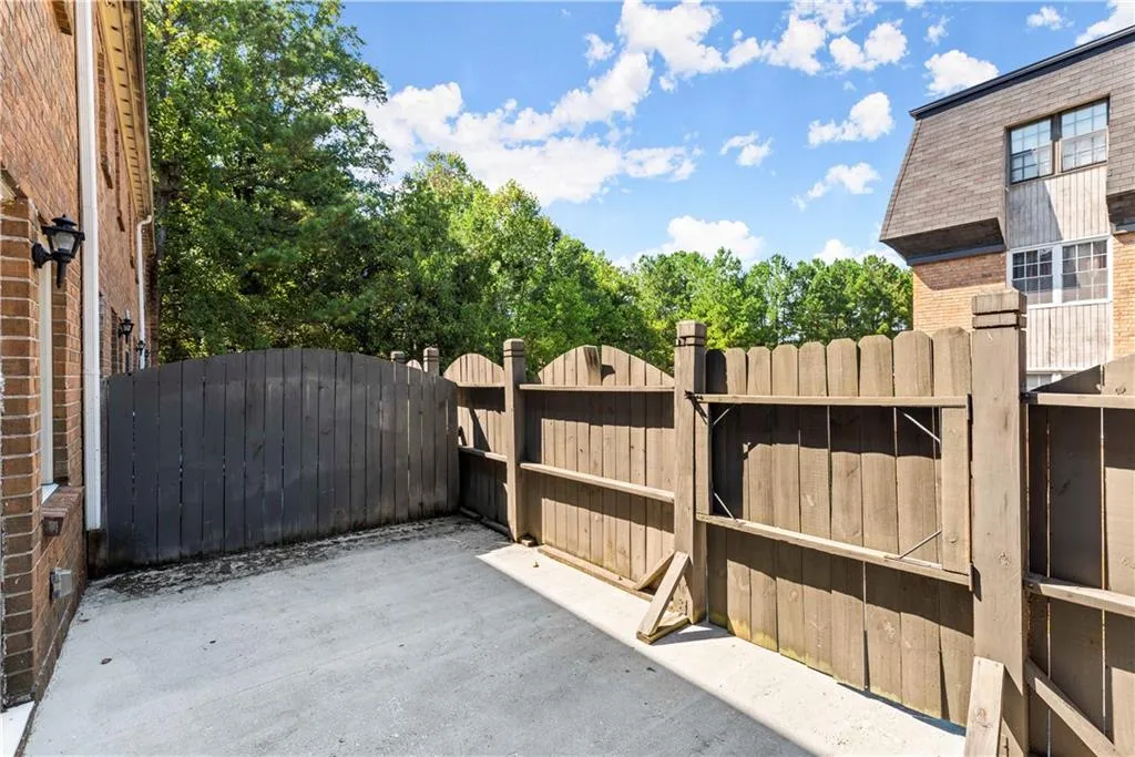 265 Winding River Drive Unit E, Sandy Springs, Georgia 30350, 2 Bedrooms Bedrooms, ,1 BathroomBathrooms,Residential,Sold,265 Winding River Drive Unit E,7117305