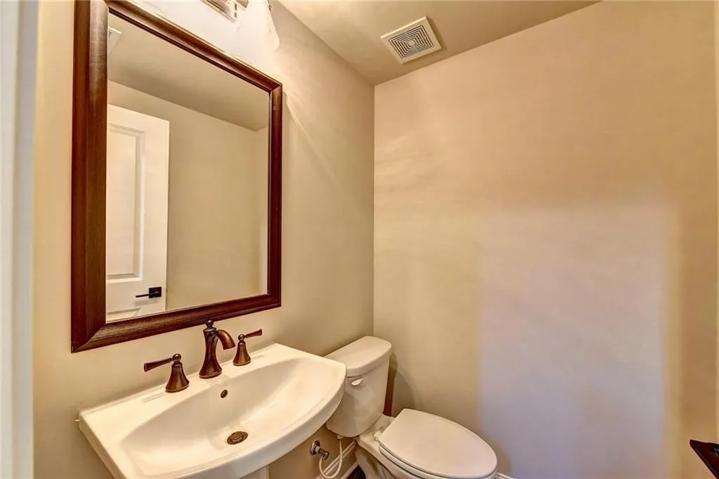 4355 Parkside Place, Atlanta, Georgia 30342, 3 Bedrooms Bedrooms, ,3 BathroomsBathrooms,Residential,Sold,4355 Parkside Place,6084362