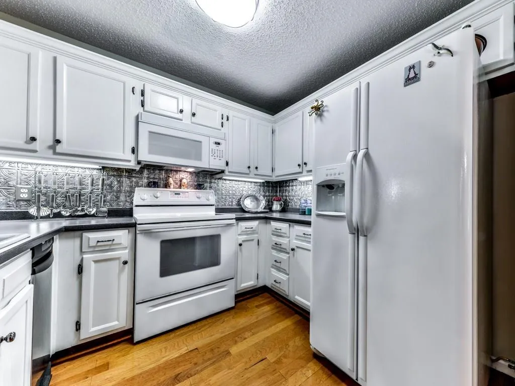 703 Hollyfax Circle, Atlanta, Georgia 30328, 1 Bedroom Bedrooms, ,1 BathroomBathrooms,Residential,Sold,703 Hollyfax Circle,5905862