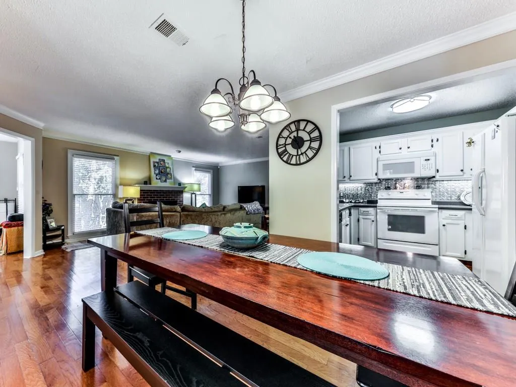 703 Hollyfax Circle, Atlanta, Georgia 30328, 1 Bedroom Bedrooms, ,1 BathroomBathrooms,Residential,Sold,703 Hollyfax Circle,5905862