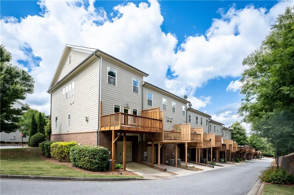 7490 Glisten Avenue, Sandy Springs, Georgia 30328, 3 Bedrooms Bedrooms, ,3 BathroomsBathrooms,Residential,Sold,7490 Glisten Avenue,7228631