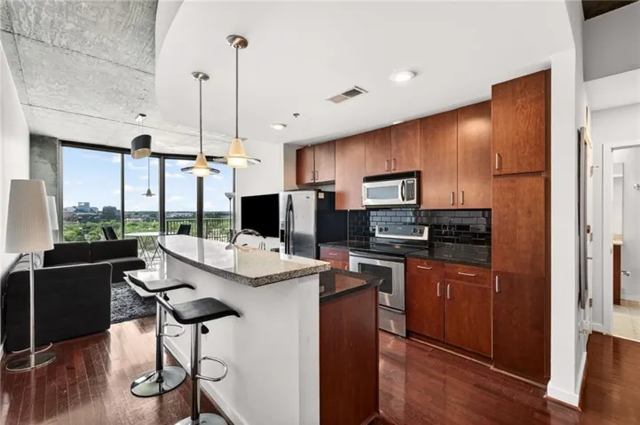 Gourmet Kitchen with Breakfast Bar