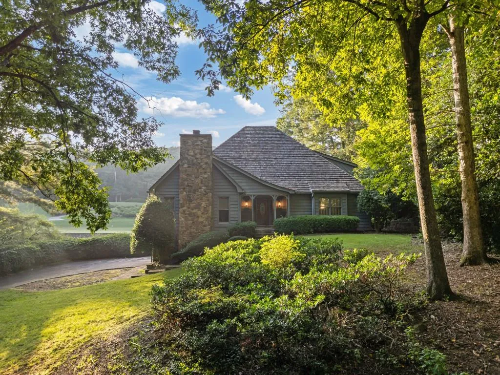9850 Huntcliff Trace, Atlanta, Georgia 30350, 5 Bedrooms Bedrooms, ,4 BathroomsBathrooms,Residential,For Sale,9850 Huntcliff Trace,7619471