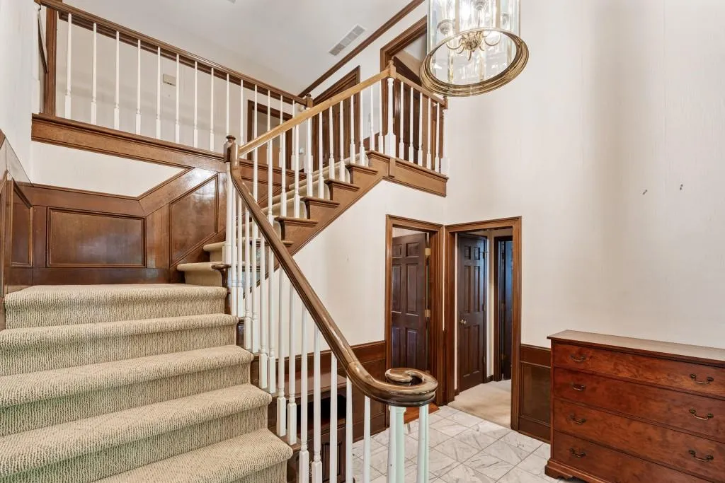 9850 Huntcliff Trace, Atlanta, Georgia 30350, 5 Bedrooms Bedrooms, ,4 BathroomsBathrooms,Residential,For Sale,9850 Huntcliff Trace,7619471