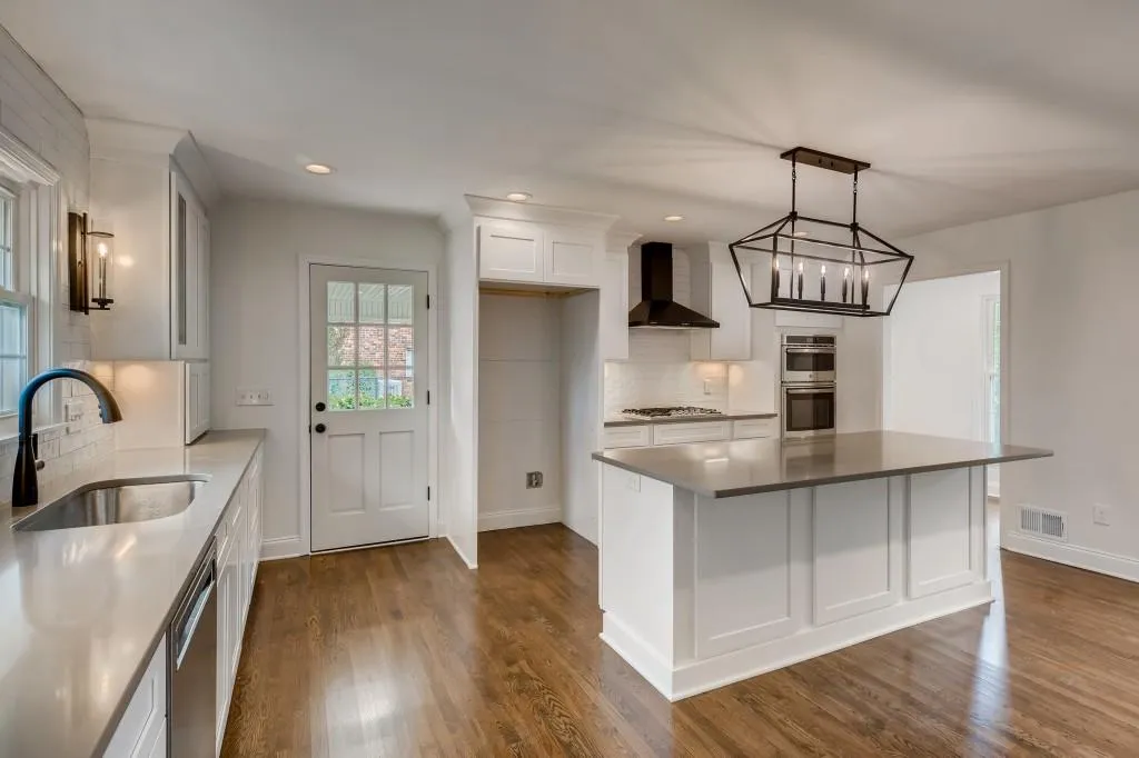 5870 Garber Drive, Atlanta, Georgia 30328, 3 Bedrooms Bedrooms, ,2 BathroomsBathrooms,Residential,Sold,5870 Garber Drive,6905184