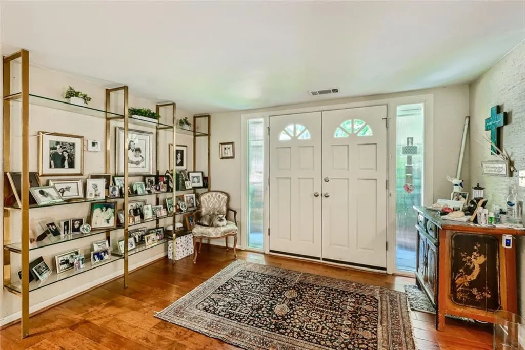 7090 Glenridge Drive, Atlanta, Georgia 30328, 4 Bedrooms Bedrooms, ,3 BathroomsBathrooms,Residential,Sold,7090 Glenridge Drive,7061091
