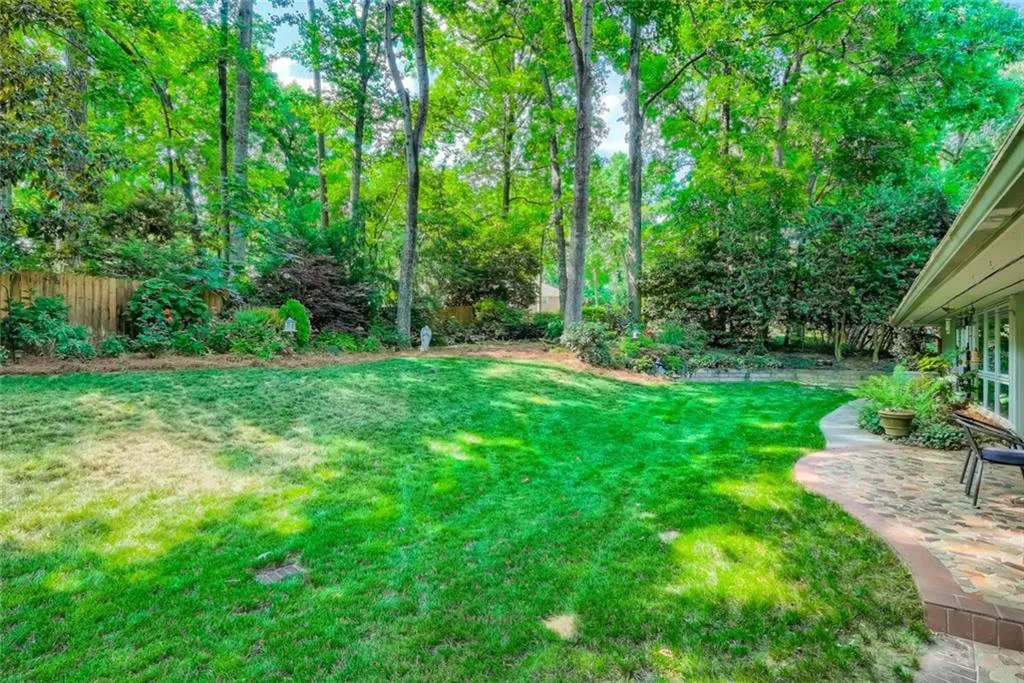 7090 Glenridge Drive, Atlanta, Georgia 30328, 4 Bedrooms Bedrooms, ,3 BathroomsBathrooms,Residential,Sold,7090 Glenridge Drive,7061091