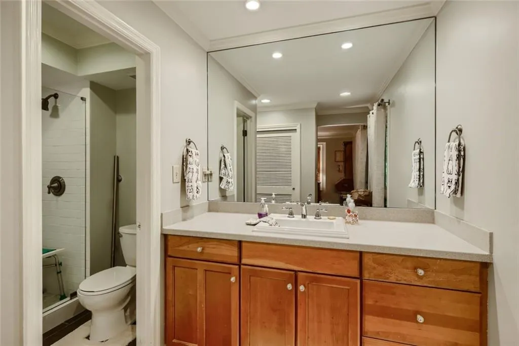 7090 Glenridge Drive, Atlanta, Georgia 30328, 4 Bedrooms Bedrooms, ,3 BathroomsBathrooms,Residential,Sold,7090 Glenridge Drive,7061091