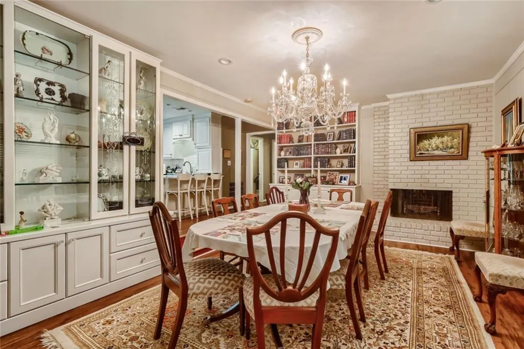 7090 Glenridge Drive, Atlanta, Georgia 30328, 4 Bedrooms Bedrooms, ,3 BathroomsBathrooms,Residential,Sold,7090 Glenridge Drive,7061091