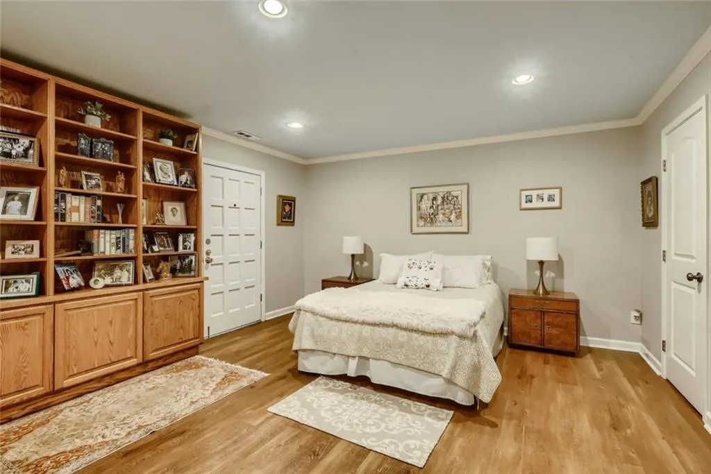 7090 Glenridge Drive, Atlanta, Georgia 30328, 4 Bedrooms Bedrooms, ,3 BathroomsBathrooms,Residential,Sold,7090 Glenridge Drive,7061091