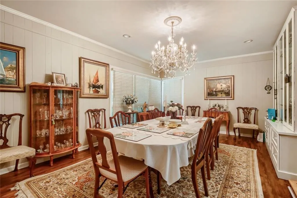 7090 Glenridge Drive, Atlanta, Georgia 30328, 4 Bedrooms Bedrooms, ,3 BathroomsBathrooms,Residential,Sold,7090 Glenridge Drive,7061091