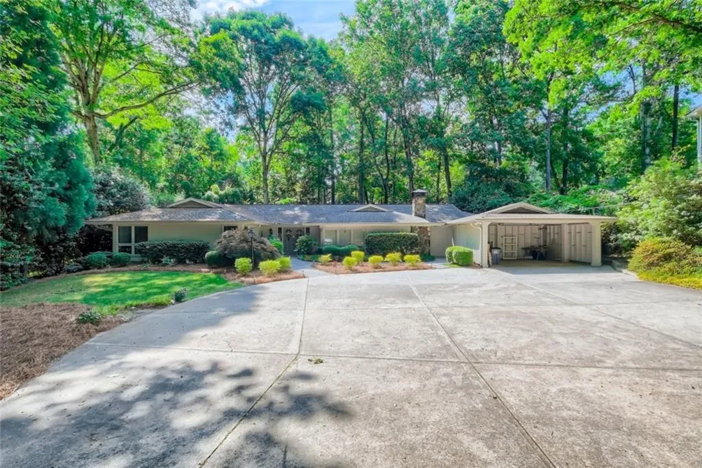 7090 Glenridge Drive, Atlanta, Georgia 30328, 4 Bedrooms Bedrooms, ,3 BathroomsBathrooms,Residential,Sold,7090 Glenridge Drive,7061091