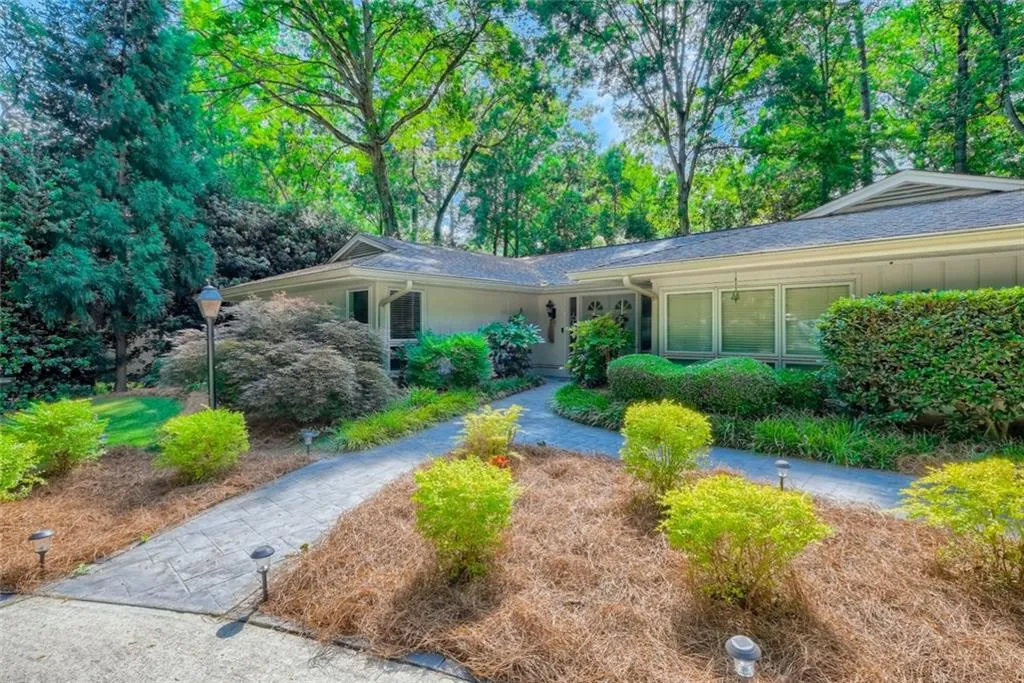 7090 Glenridge Drive, Atlanta, Georgia 30328, 4 Bedrooms Bedrooms, ,3 BathroomsBathrooms,Residential,Sold,7090 Glenridge Drive,7061091