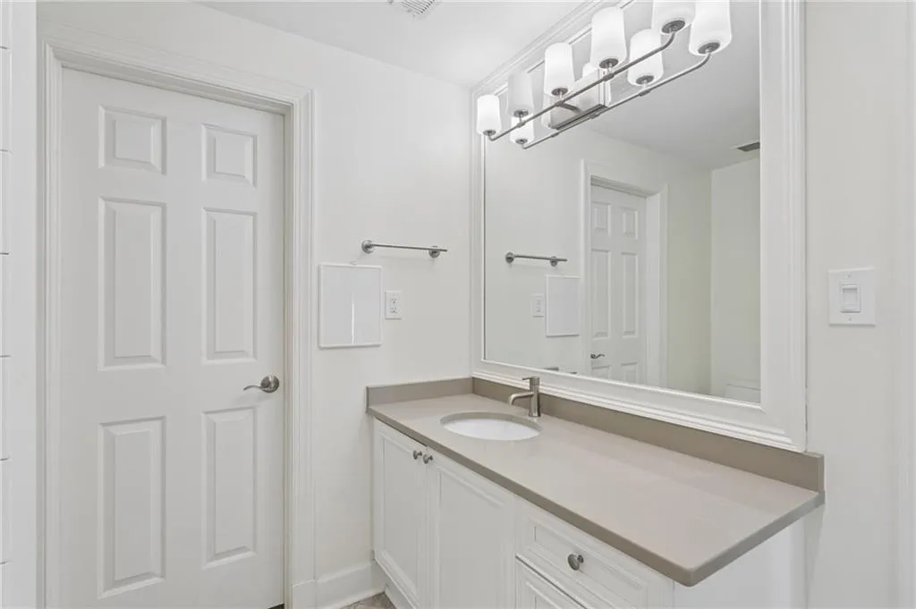 3101 Howell Mill Road Nw Unit 222, Atlanta, Georgia 30327, 1 Bedroom Bedrooms, 0 ,1 BathroomBathrooms,Residential,For Sale,3101 Howell Mill Road Nw Unit 222,7842194