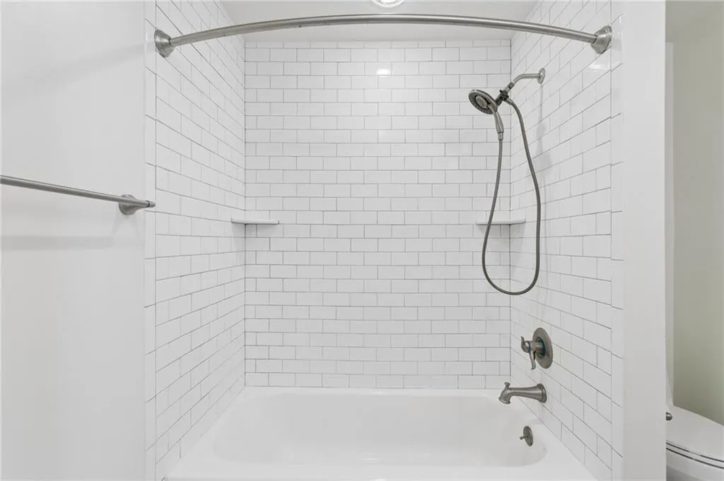 3101 Howell Mill Road Nw Unit 222, Atlanta, Georgia 30327, 1 Bedroom Bedrooms, 0 ,1 BathroomBathrooms,Residential,For Sale,3101 Howell Mill Road Nw Unit 222,7842194