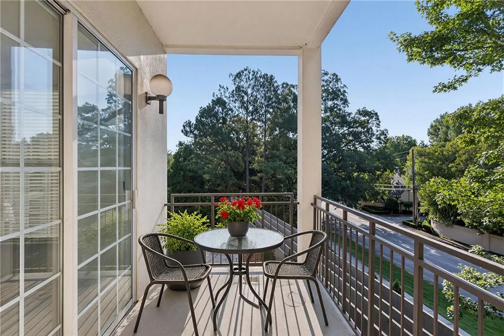 3101 Howell Mill Road Nw Unit 222, Atlanta, Georgia 30327, 1 Bedroom Bedrooms, 0 ,1 BathroomBathrooms,Residential,For Sale,3101 Howell Mill Road Nw Unit 222,7842194