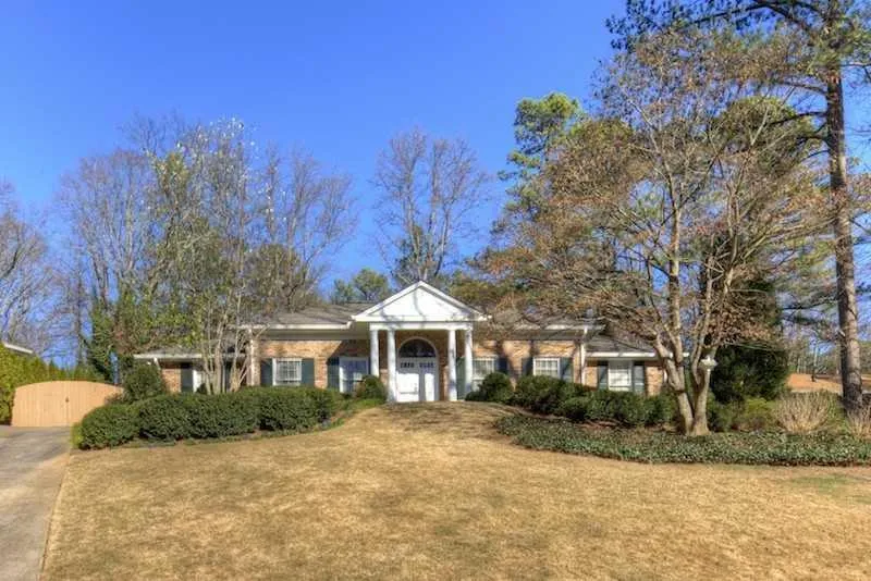 235 Forrest Lake Drive, Sandy Springs, Georgia 30327, 4 Bedrooms Bedrooms, ,3 BathroomsBathrooms,Residential,Sold,235 Forrest Lake Drive,4309590