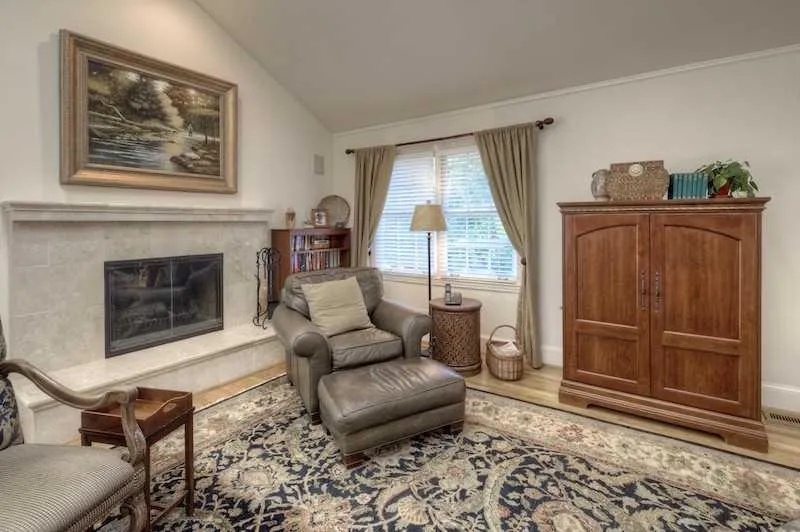 235 Forrest Lake Drive, Sandy Springs, Georgia 30327, 4 Bedrooms Bedrooms, ,3 BathroomsBathrooms,Residential,Sold,235 Forrest Lake Drive,4309590