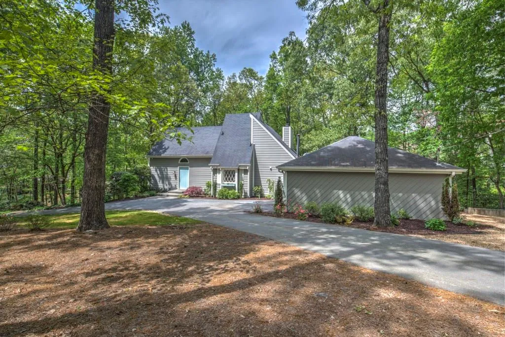 1480 Dunwoody Club Drive, Sandy Springs, Georgia 30350, 4 Bedrooms Bedrooms, ,2 BathroomsBathrooms,Residential,Sold,1480 Dunwoody Club Drive,5680433