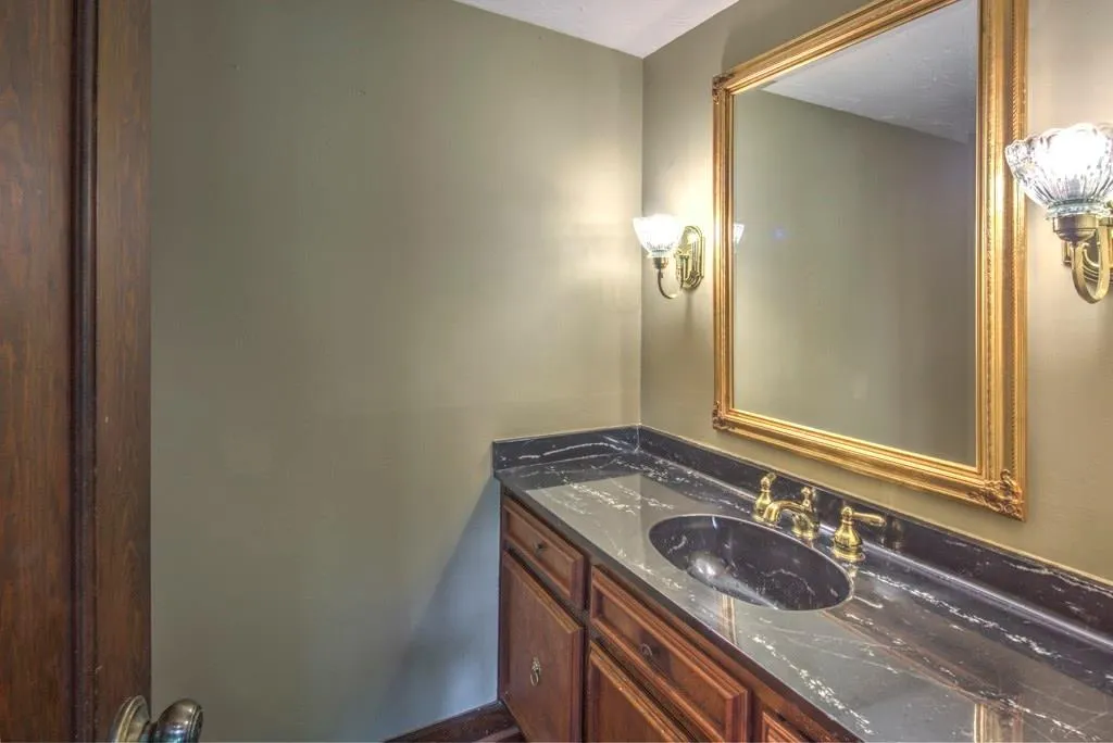 1480 Dunwoody Club Drive, Sandy Springs, Georgia 30350, 4 Bedrooms Bedrooms, ,2 BathroomsBathrooms,Residential,Sold,1480 Dunwoody Club Drive,5680433