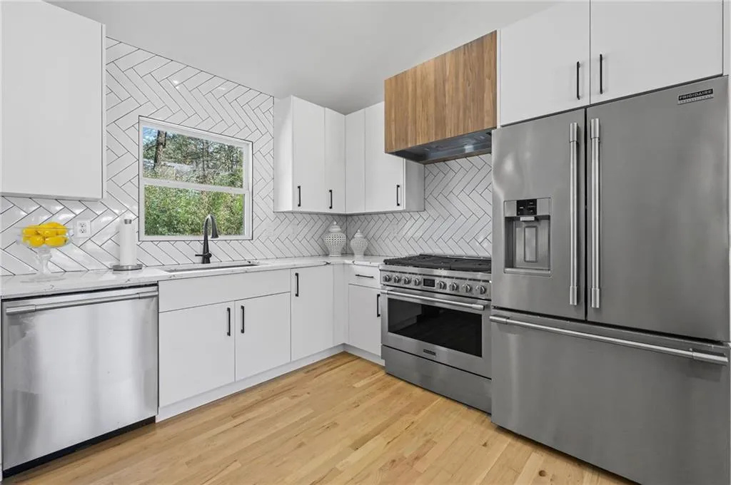 5905 Greenbrier Road, Atlanta, Georgia 30328, 4 Bedrooms Bedrooms, ,3 BathroomsBathrooms,Residential,For Sale,5905 Greenbrier Road,7735772