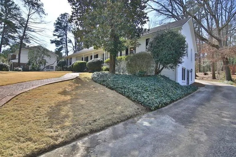 4920 Northway Drive, Atlanta, Georgia 30342, 5 Bedrooms Bedrooms, ,4 BathroomsBathrooms,Residential,Sold,4920 Northway Drive,6637356