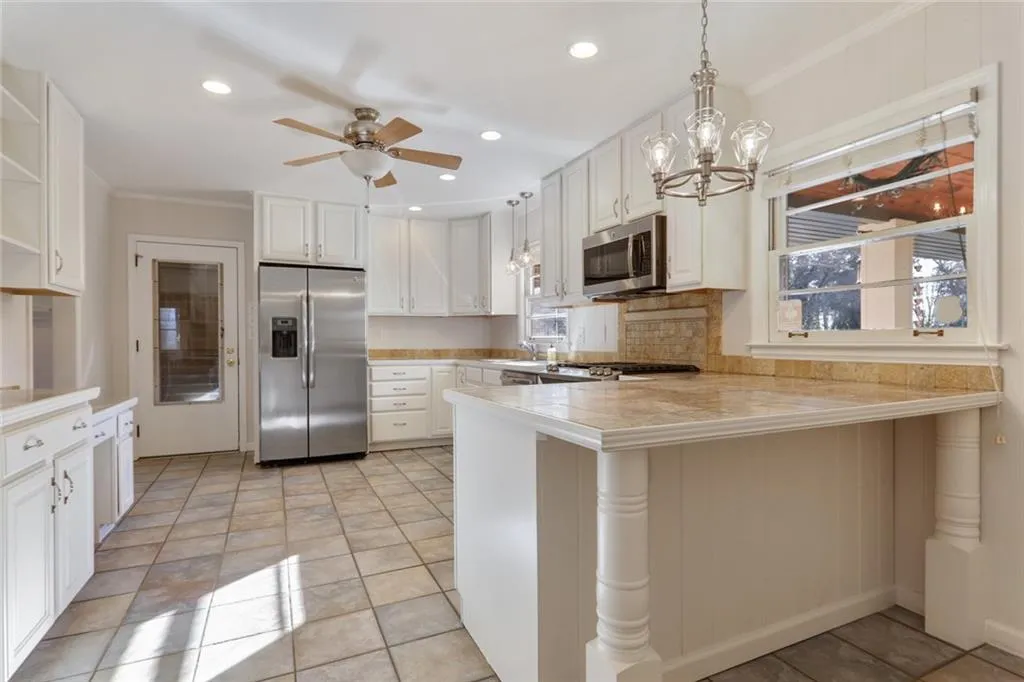 270 Forest Hills Drive, Atlanta, Georgia 30342, 4 Bedrooms Bedrooms, ,3 BathroomsBathrooms,Residential,Sold,270 Forest Hills Drive,6817547