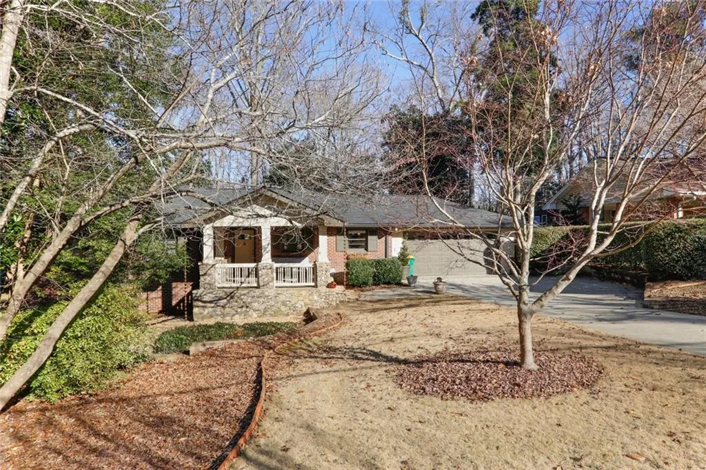 270 Forest Hills Drive, Atlanta, Georgia 30342, 4 Bedrooms Bedrooms, ,3 BathroomsBathrooms,Residential,Sold,270 Forest Hills Drive,6817547