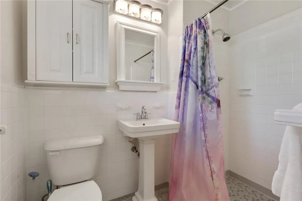 270 Forest Hills Drive, Atlanta, Georgia 30342, 4 Bedrooms Bedrooms, ,3 BathroomsBathrooms,Residential,Sold,270 Forest Hills Drive,6817547