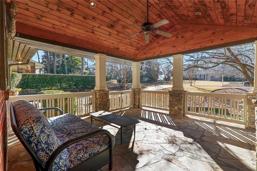270 Forest Hills Drive, Atlanta, Georgia 30342, 4 Bedrooms Bedrooms, ,3 BathroomsBathrooms,Residential,Sold,270 Forest Hills Drive,6817547