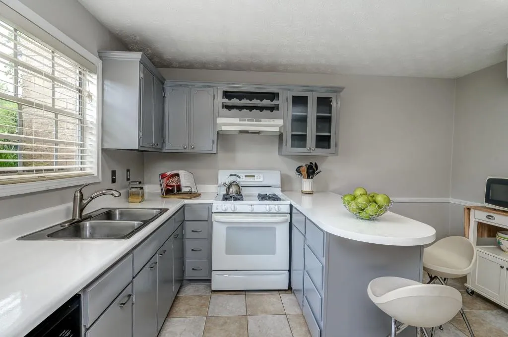 5400 Roswell Road Unit A3, Atlanta, Georgia 30342, 2 Bedrooms Bedrooms, ,1 BathroomBathrooms,Residential,Sold,5400 Roswell Road Unit A3,6002075