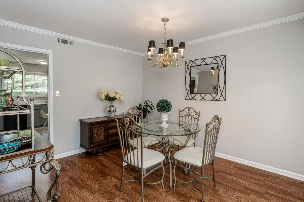 5400 Roswell Road Unit A3, Atlanta, Georgia 30342, 2 Bedrooms Bedrooms, ,1 BathroomBathrooms,Residential,Sold,5400 Roswell Road Unit A3,6002075