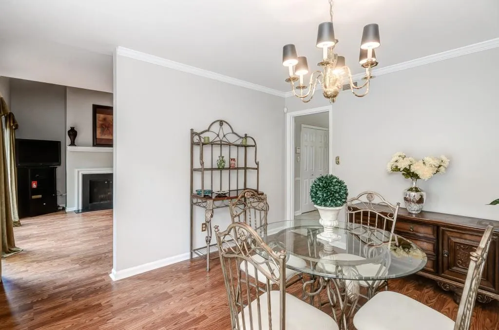 5400 Roswell Road Unit A3, Atlanta, Georgia 30342, 2 Bedrooms Bedrooms, ,1 BathroomBathrooms,Residential,Sold,5400 Roswell Road Unit A3,6002075