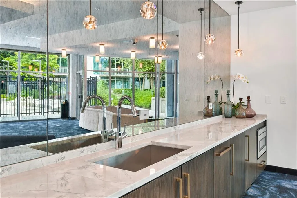 950 W Peachtree Street Nw Unit 1613, Atlanta, Georgia 30309, 1 Bedroom Bedrooms, ,1 BathroomBathrooms,Residential,For Sale,950 W Peachtree Street Nw Unit 1613,7579901