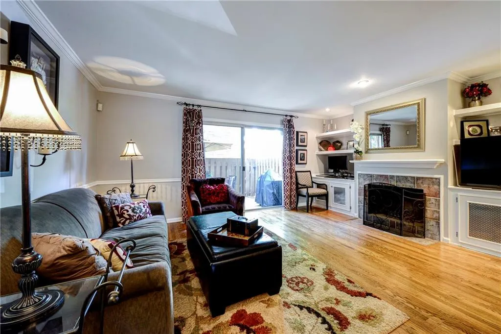 6700 Roswell Road Unit 16f, Sandy Springs, Georgia 30328, 2 Bedrooms Bedrooms, ,1 BathroomBathrooms,Residential,Sold,6700 Roswell Road Unit 16f,5683683