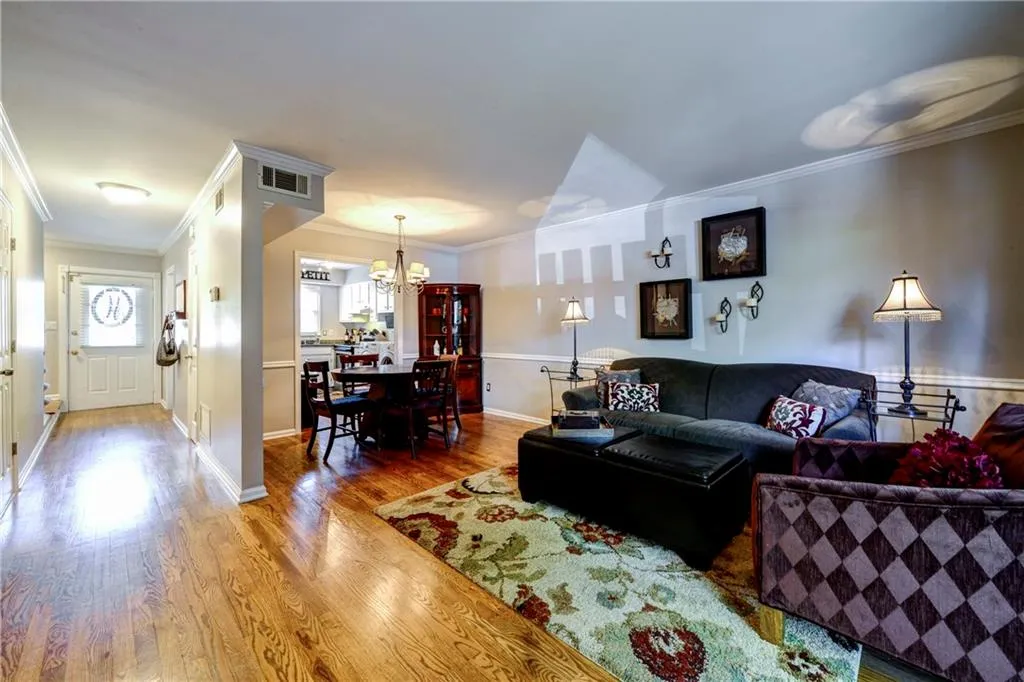 6700 Roswell Road Unit 16f, Sandy Springs, Georgia 30328, 2 Bedrooms Bedrooms, ,1 BathroomBathrooms,Residential,Sold,6700 Roswell Road Unit 16f,5683683