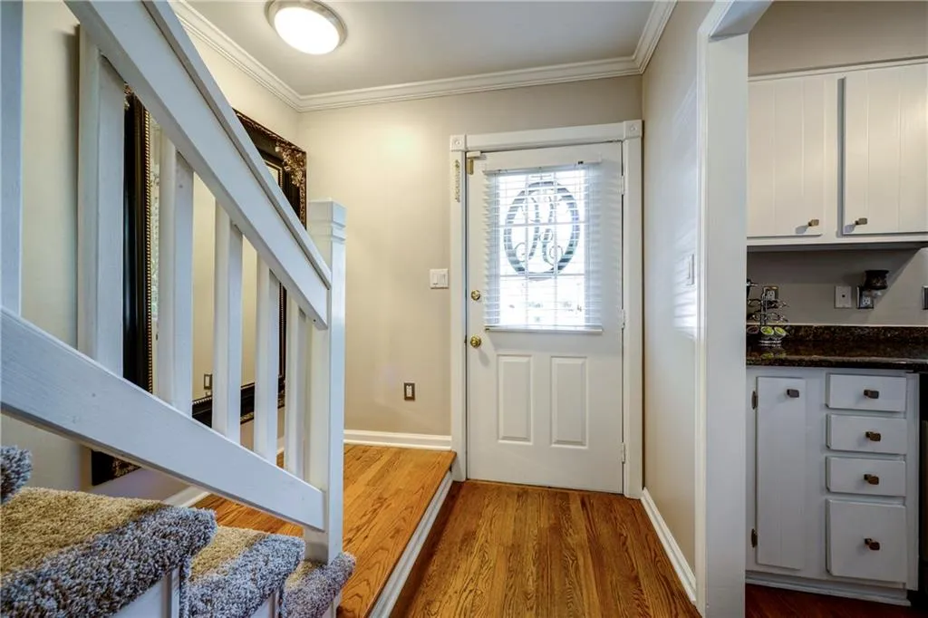 6700 Roswell Road Unit 16f, Sandy Springs, Georgia 30328, 2 Bedrooms Bedrooms, ,1 BathroomBathrooms,Residential,Sold,6700 Roswell Road Unit 16f,5683683