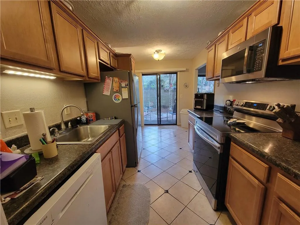 5137 Roswell Road Unit 6, Atlanta, Georgia 30342, 2 Bedrooms Bedrooms, ,2 BathroomsBathrooms,Residential,Sold,5137 Roswell Road Unit 6,7004811