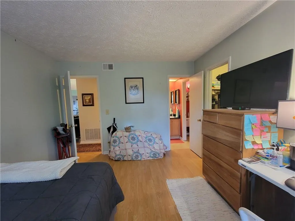 5137 Roswell Road Unit 6, Atlanta, Georgia 30342, 2 Bedrooms Bedrooms, ,2 BathroomsBathrooms,Residential,Sold,5137 Roswell Road Unit 6,7004811