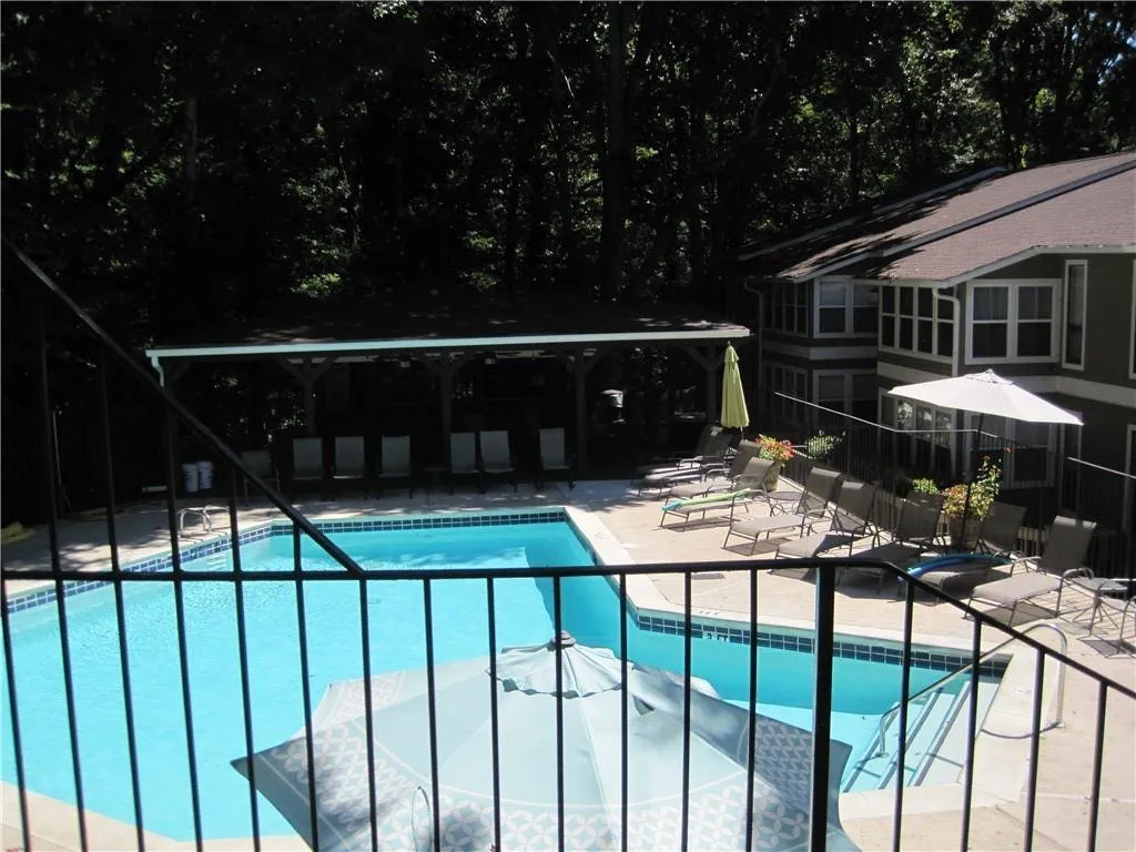 5137 Roswell Road Unit 6, Atlanta, Georgia 30342, 2 Bedrooms Bedrooms, ,2 BathroomsBathrooms,Residential,Sold,5137 Roswell Road Unit 6,7004811