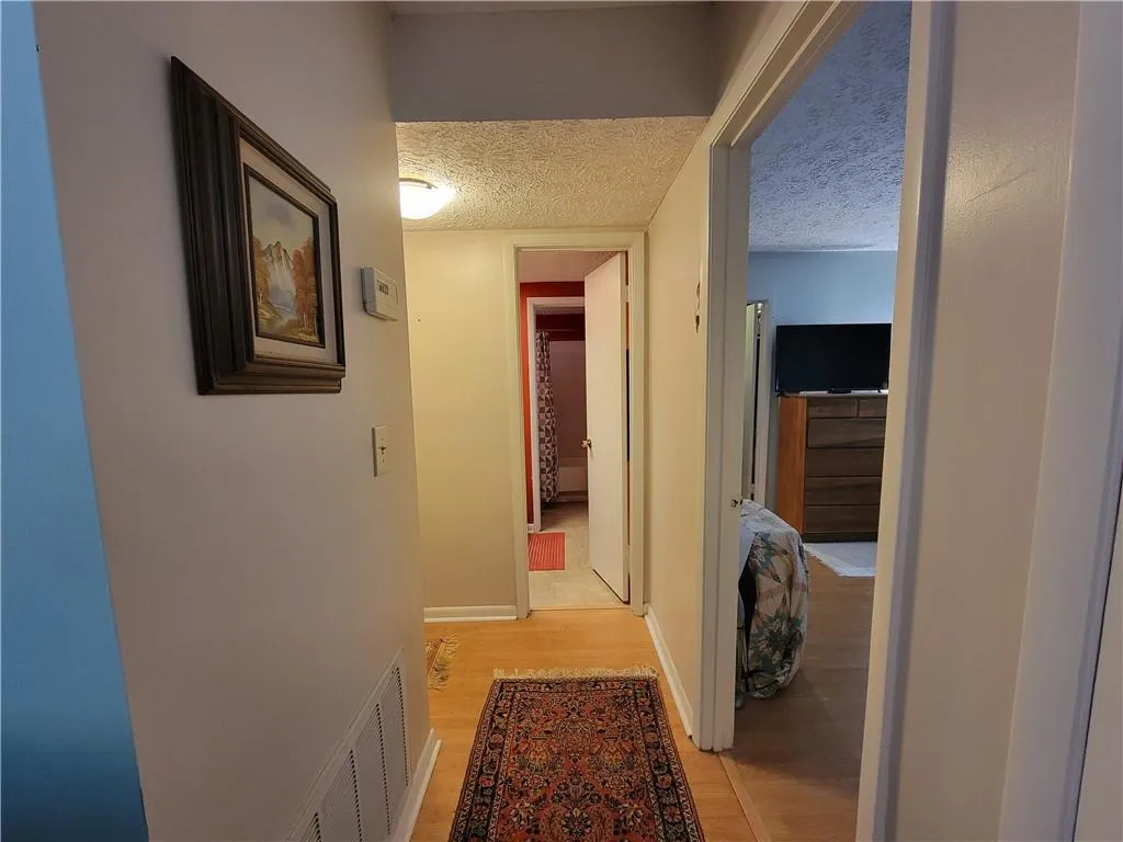 5137 Roswell Road Unit 6, Atlanta, Georgia 30342, 2 Bedrooms Bedrooms, ,2 BathroomsBathrooms,Residential,Sold,5137 Roswell Road Unit 6,7004811