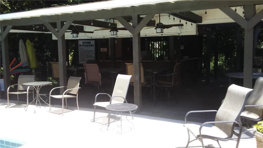 5137 Roswell Road Unit 6, Atlanta, Georgia 30342, 2 Bedrooms Bedrooms, ,2 BathroomsBathrooms,Residential,Sold,5137 Roswell Road Unit 6,7004811