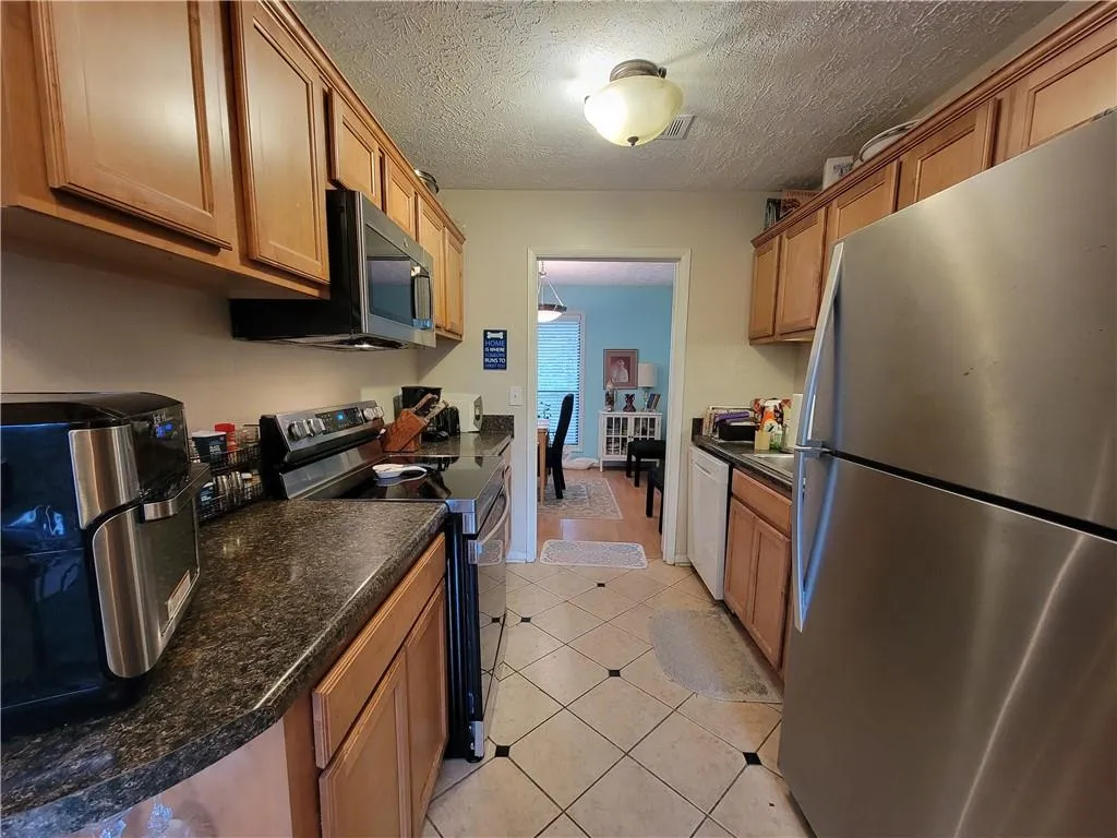 5137 Roswell Road Unit 6, Atlanta, Georgia 30342, 2 Bedrooms Bedrooms, ,2 BathroomsBathrooms,Residential,Sold,5137 Roswell Road Unit 6,7004811