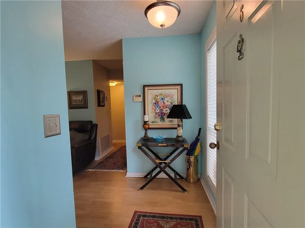 5137 Roswell Road Unit 6, Atlanta, Georgia 30342, 2 Bedrooms Bedrooms, ,2 BathroomsBathrooms,Residential,Sold,5137 Roswell Road Unit 6,7004811