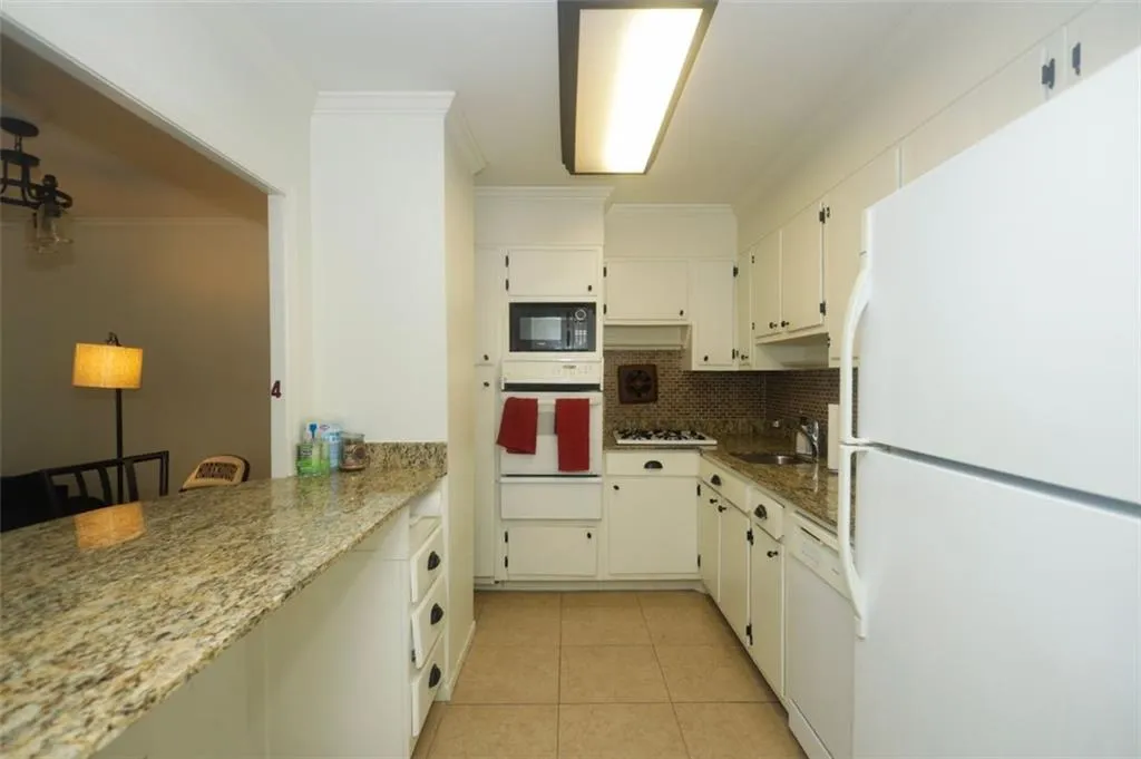 2965 Pharr Court South Nw Unit 312, Atlanta, Georgia 30305, 2 Bedrooms Bedrooms, 0 ,2 BathroomsBathrooms,Residential,For Sale,2965 Pharr Court South Nw Unit 312,7726622