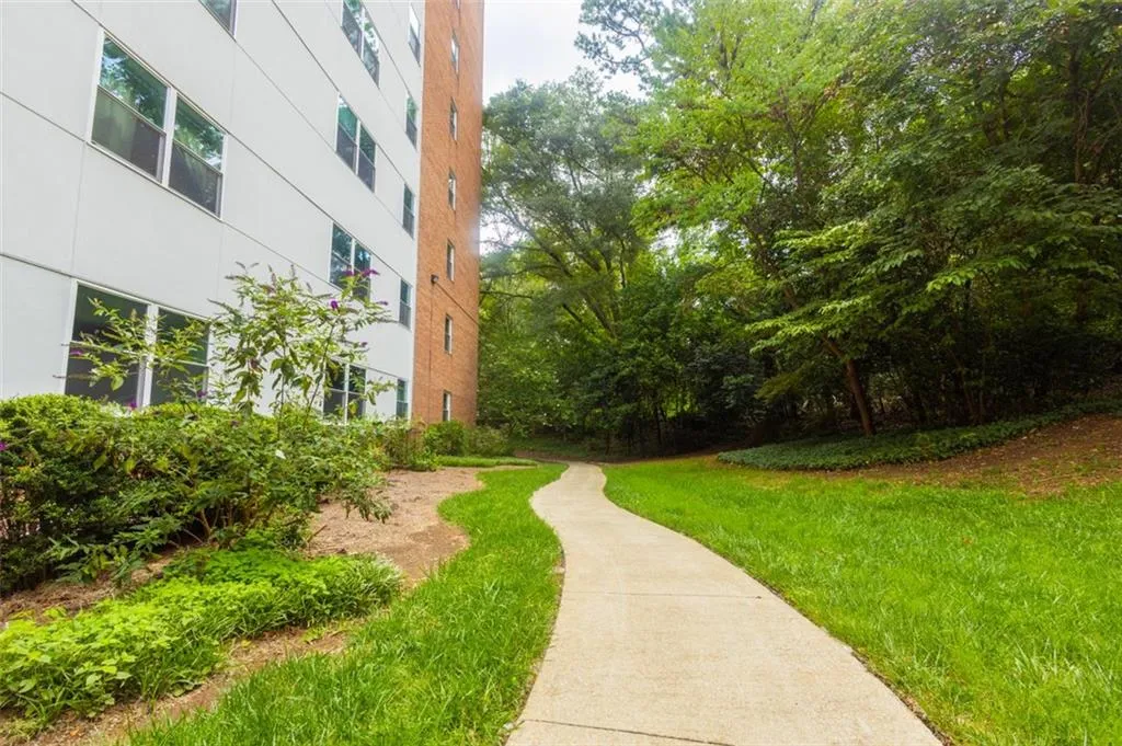 2965 Pharr Court South Nw Unit 312, Atlanta, Georgia 30305, 2 Bedrooms Bedrooms, 0 ,2 BathroomsBathrooms,Residential,For Sale,2965 Pharr Court South Nw Unit 312,7726622